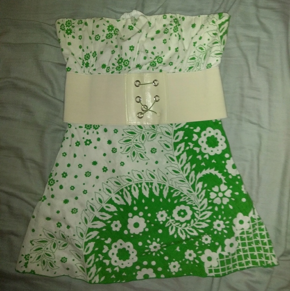 Sirens brand size small blouse